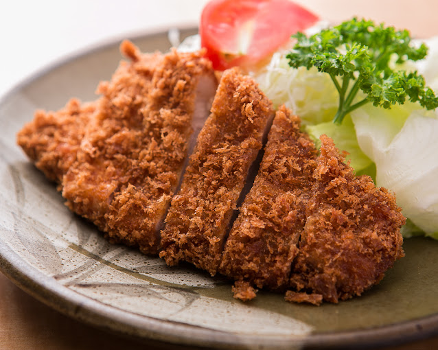 とんかつ盛り付け